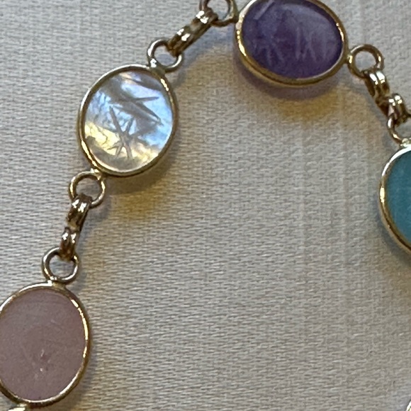 14/20 Gold Filled Pastel Carved Scarab Bracelet - Picture 7 of 9